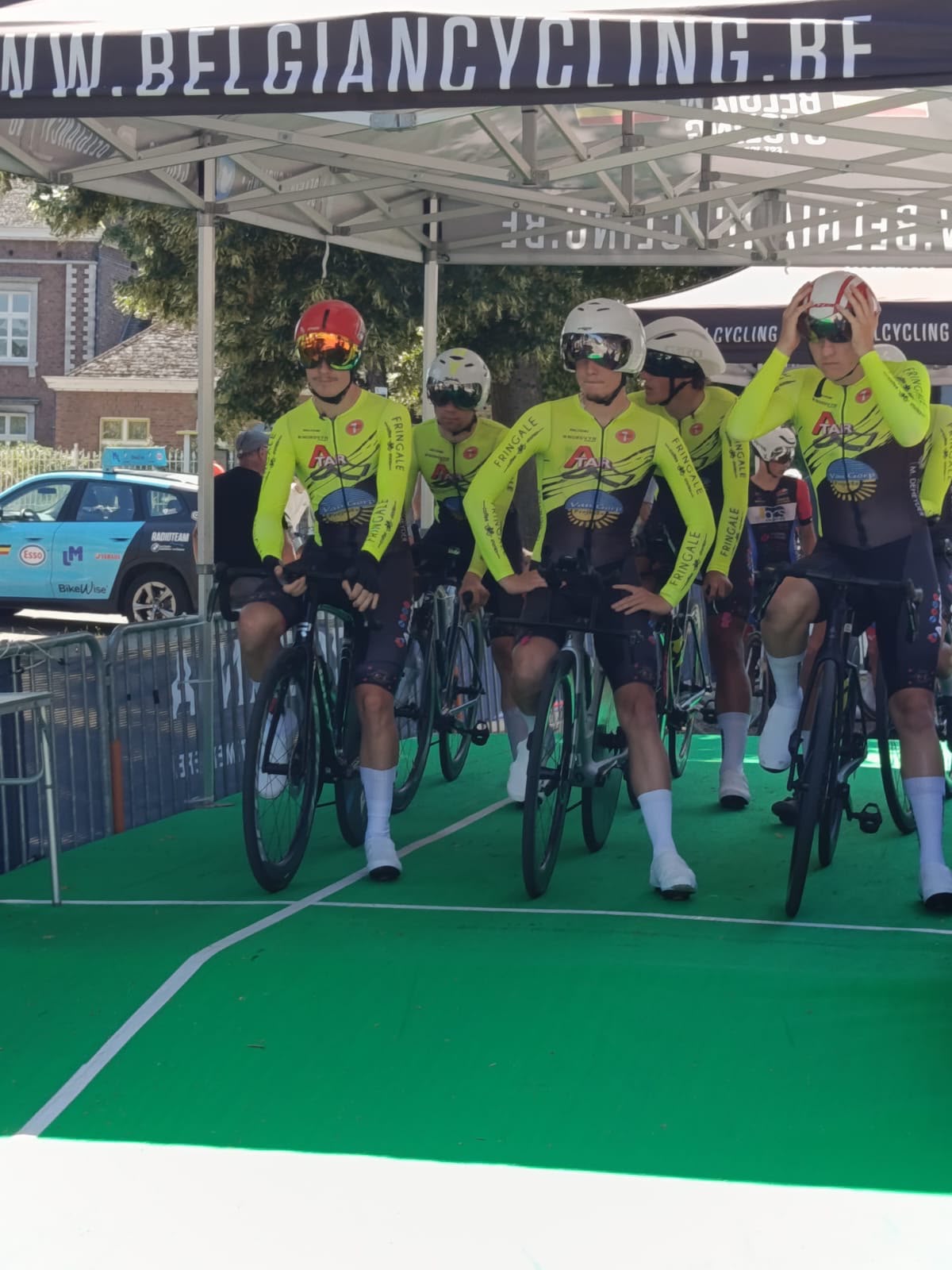 Ronde van Zandhoven start